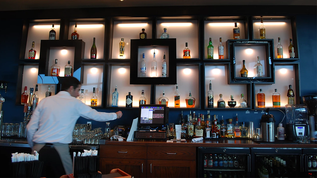 Falls Landing Restaurant Is Now Ode To Food & Drinks!